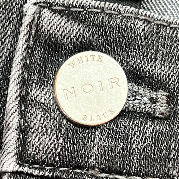 👖WHITE HOUSE BLACK MARKET NOIR 4R Slim Leg blk denim jeans embellished pockets - Picture 4 of 14